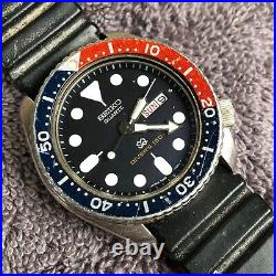 Seiko SQ Men Black Dial Day/Date Pepsi 42mm For Watch Parts Or Repair Only