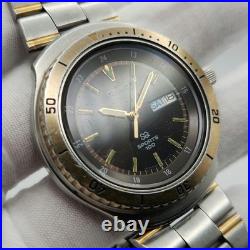 Seiko SQ Sports 100 Mens Vintage Two-Tone Quartz Watch 8123-6040 PARTS/ REPAIR Seiko SQ Sports 100 Mens Vintage Two-Tone Quartz Watch 8123-6040 PARTS/ REPAIR