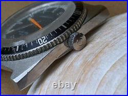 Vintage 1974 Caravelle 666 Feet Diver Watch withSigned Crown FOR PARTS/REPAIR
