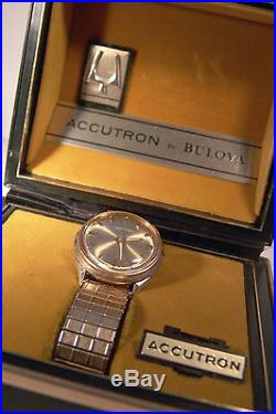 Vintage Bulova Accutron 214 Wrist Watch 1966 with Box REPAIR or PARTS
