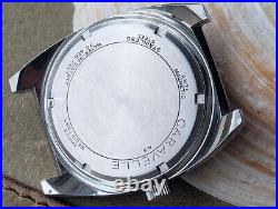 Vintage Caravelle N5 3286-DP Devil Diver withMissing Insert, Runs FOR PARTS/REPAIR Vintage Caravelle N5 3286-DP Devil Diver withMissing Insert, Runs FOR PARTS/REPAIR