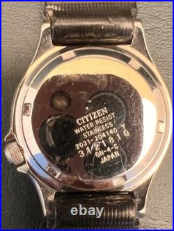 Vintage Citizen Blue Dial Quartz Diver 200M 33mm 2031-204140Y For Parts/Repair