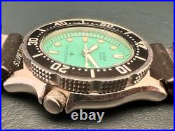 Vintage Citizen Blue Dial Quartz Diver 200M 33mm 2031-204140Y For Parts/Repair