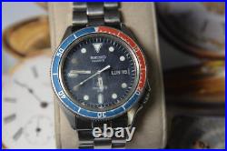 Vintage SEIKO 7546 Stainless Steel Quartz Men's Diver Watch -For Repair /Parts