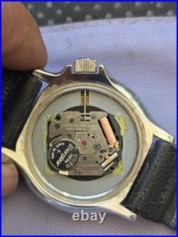 Vintage Seiko Quartz men's diver 200 For Parts Or Repair Non Working Untested J5