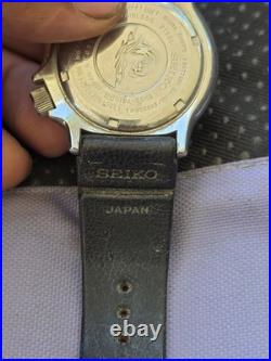 Vintage Seiko Quartz men's diver 200 For Parts Or Repair Non Working Untested J5
