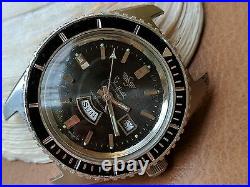 Vintage Sheffield Day-Date Diver Watch withMint Dial, Runs Strong FOR PARTS/REPAIR