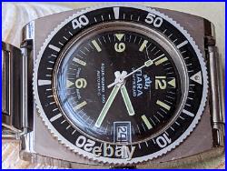 Vintage Tiara Aqua-Guard 660 Diver Watch withPatina, Runs Strong FOR PARTS/REPAIR