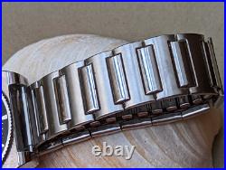 Vintage Tiara Aqua-Guard 660 Diver Watch withPatina, Runs Strong FOR PARTS/REPAIR