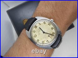 Vintage Universal Genève 1950s Hand-Wind Watch For parts or repair Vintage Universal Genève 1950s Hand-Wind Watch For parts or repair