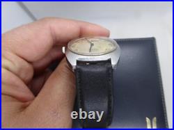 Vintage Universal Genève 1950s Hand-Wind Watch For parts or repair Vintage Universal Genève 1950s Hand-Wind Watch For parts or repair