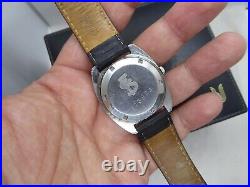 Vintage Universal Genève 1950s Hand-Wind Watch For parts or repair Vintage Universal Genève 1950s Hand-Wind Watch For parts or repair
