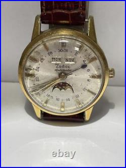 Vintage Zodiac Moon phase Triple Date Men's Wristwatch Automatic Parts or Repair